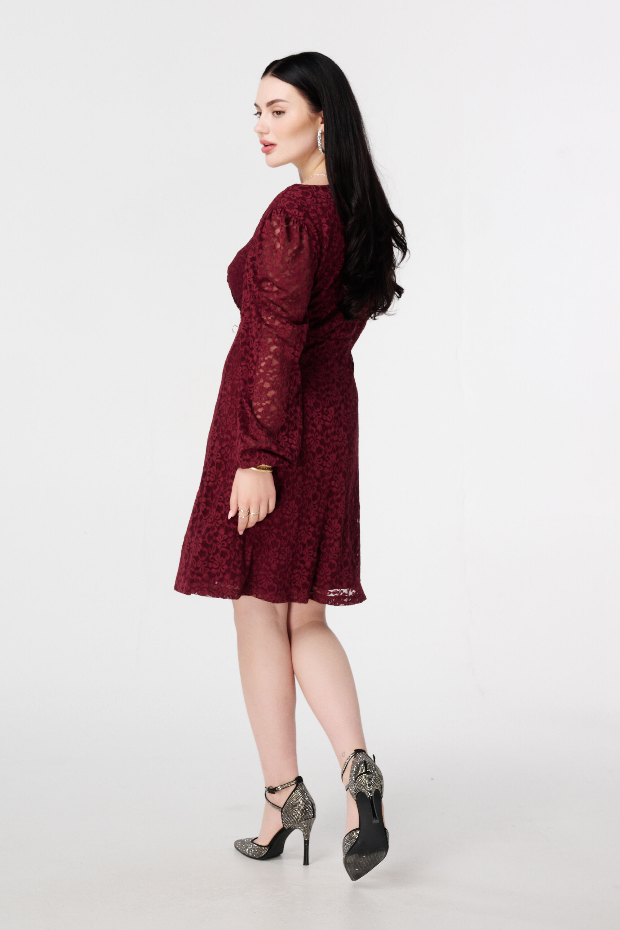 Vestido de encaje con detalle de botones image number 3