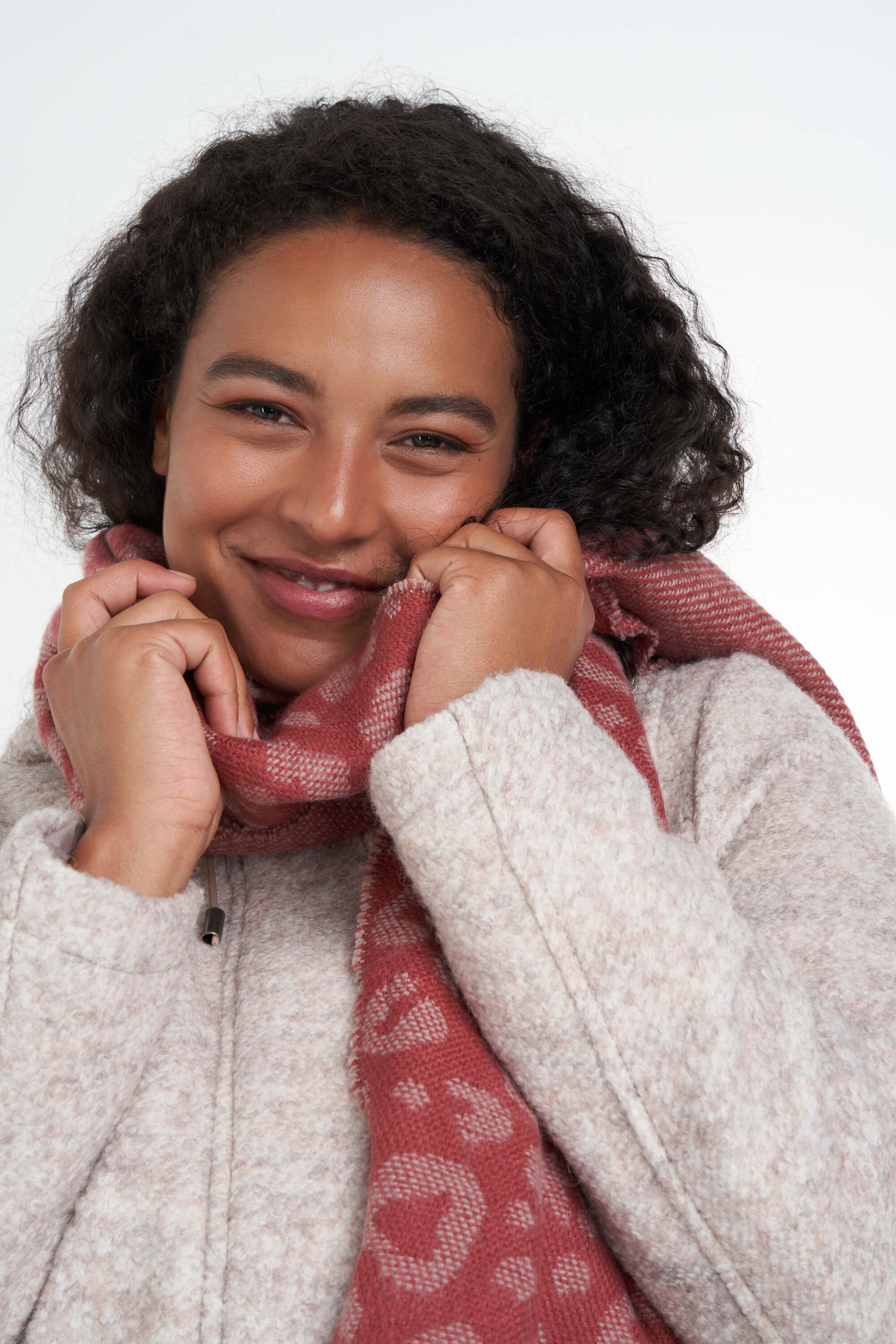 Bufanda con estampado  image number 2