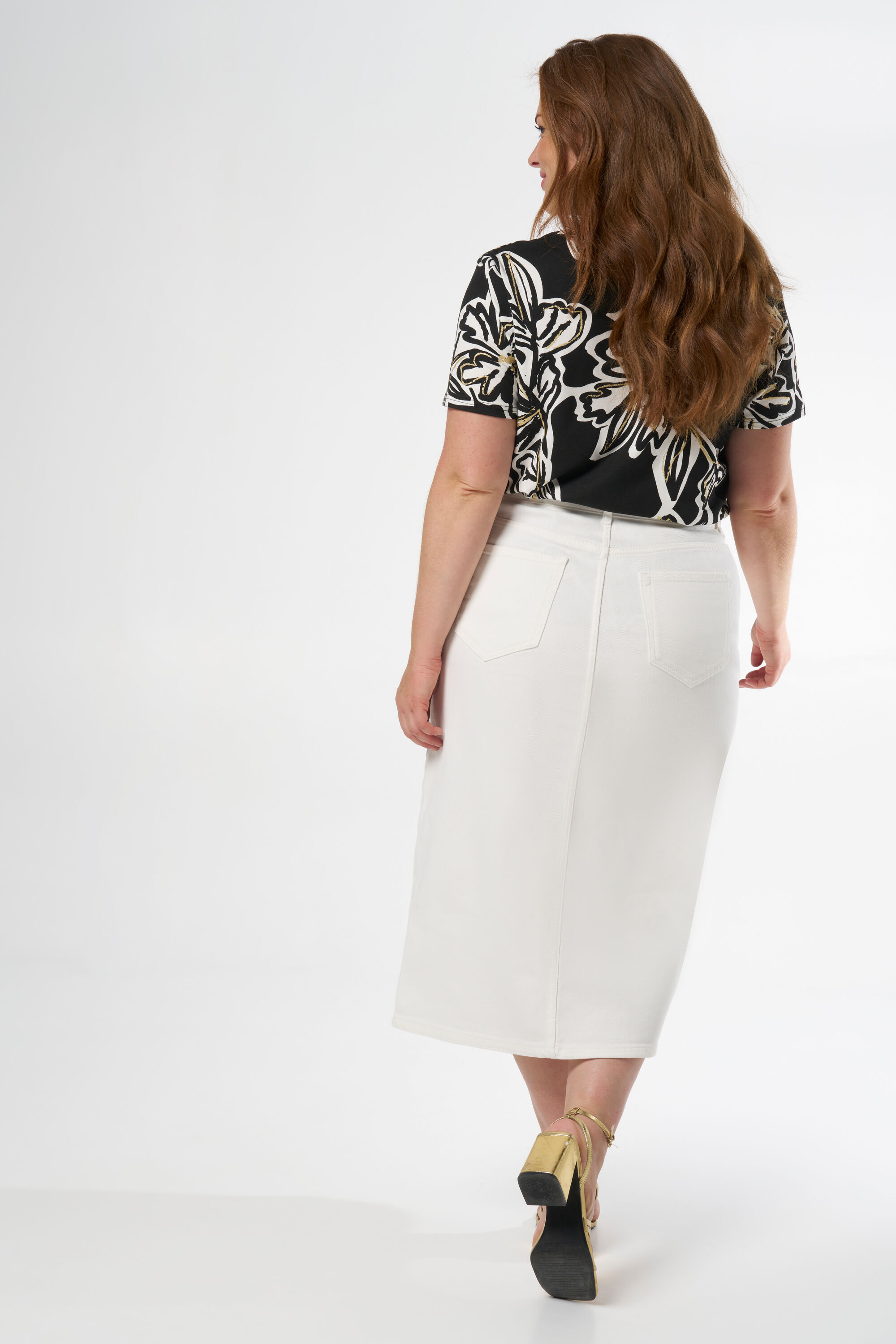 Falda midi denim con abertura image number 3