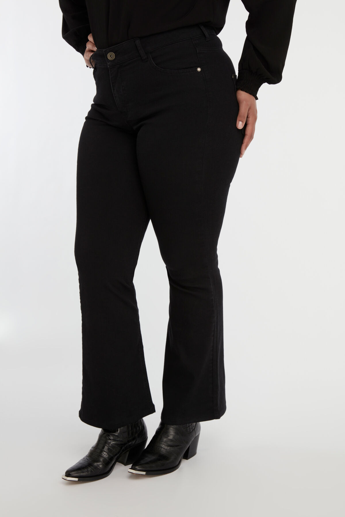 Vaqueros acampanados Magic Simplicity SHAPES image number 5