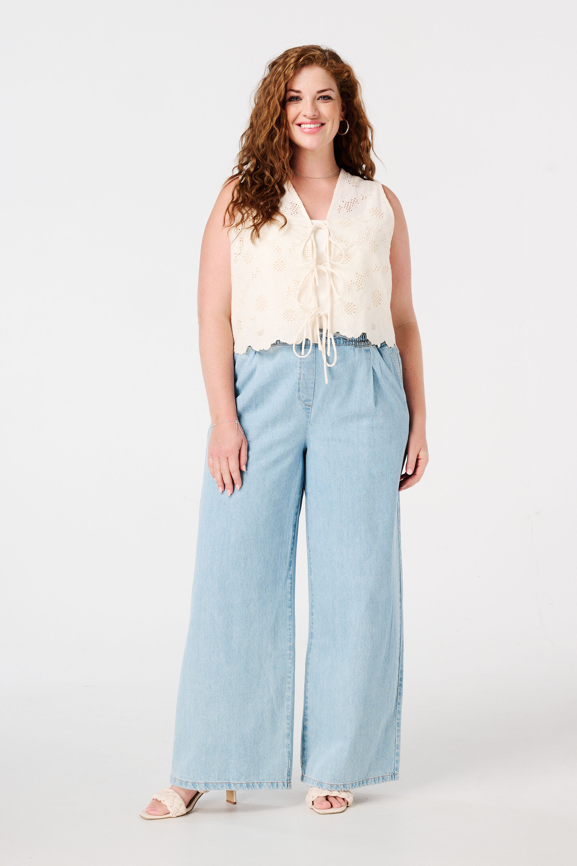 Chaleco de algod&oacute;n con bordado image number 5