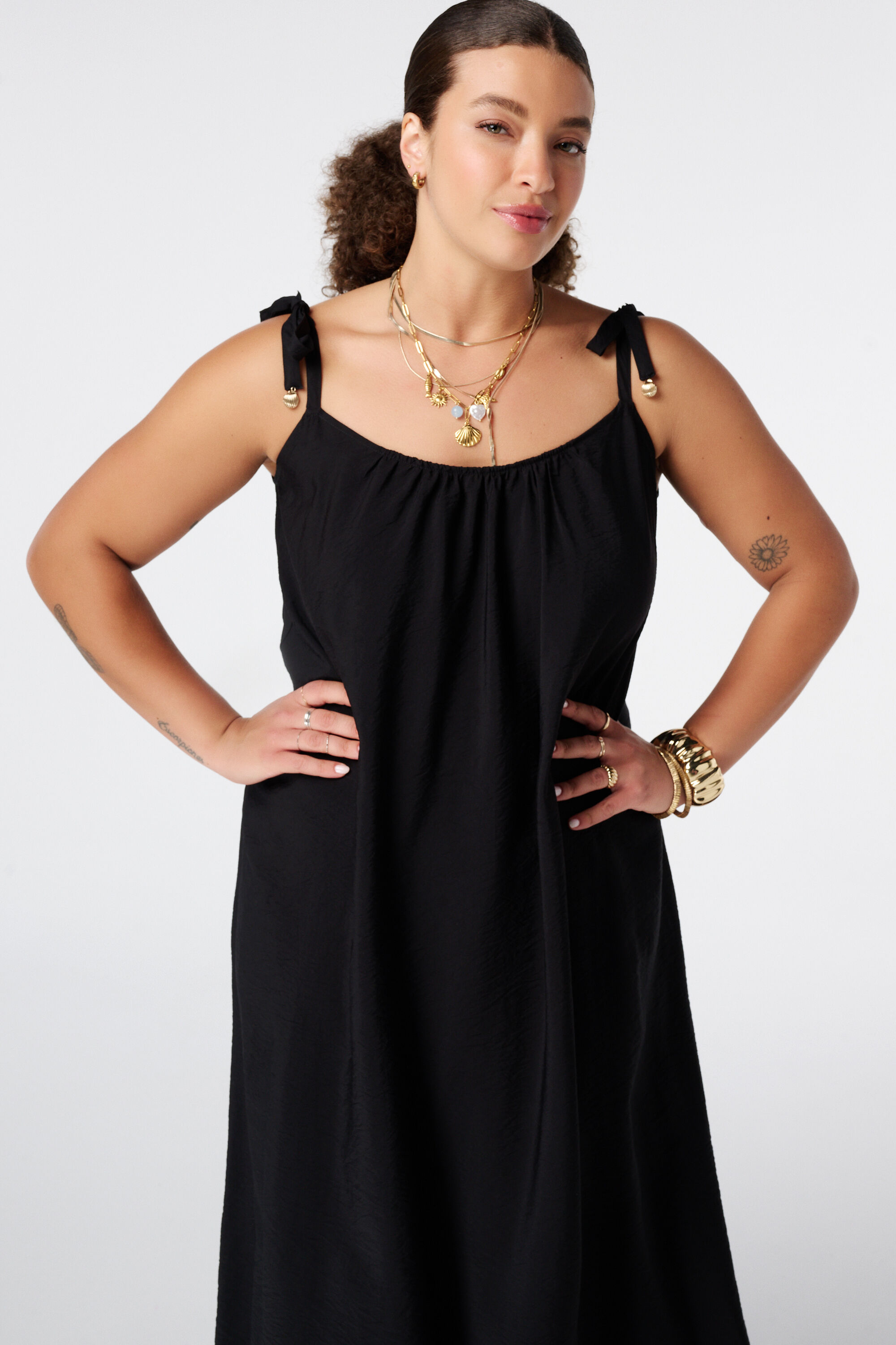 Vestido maxi con tirantes finos image number 5