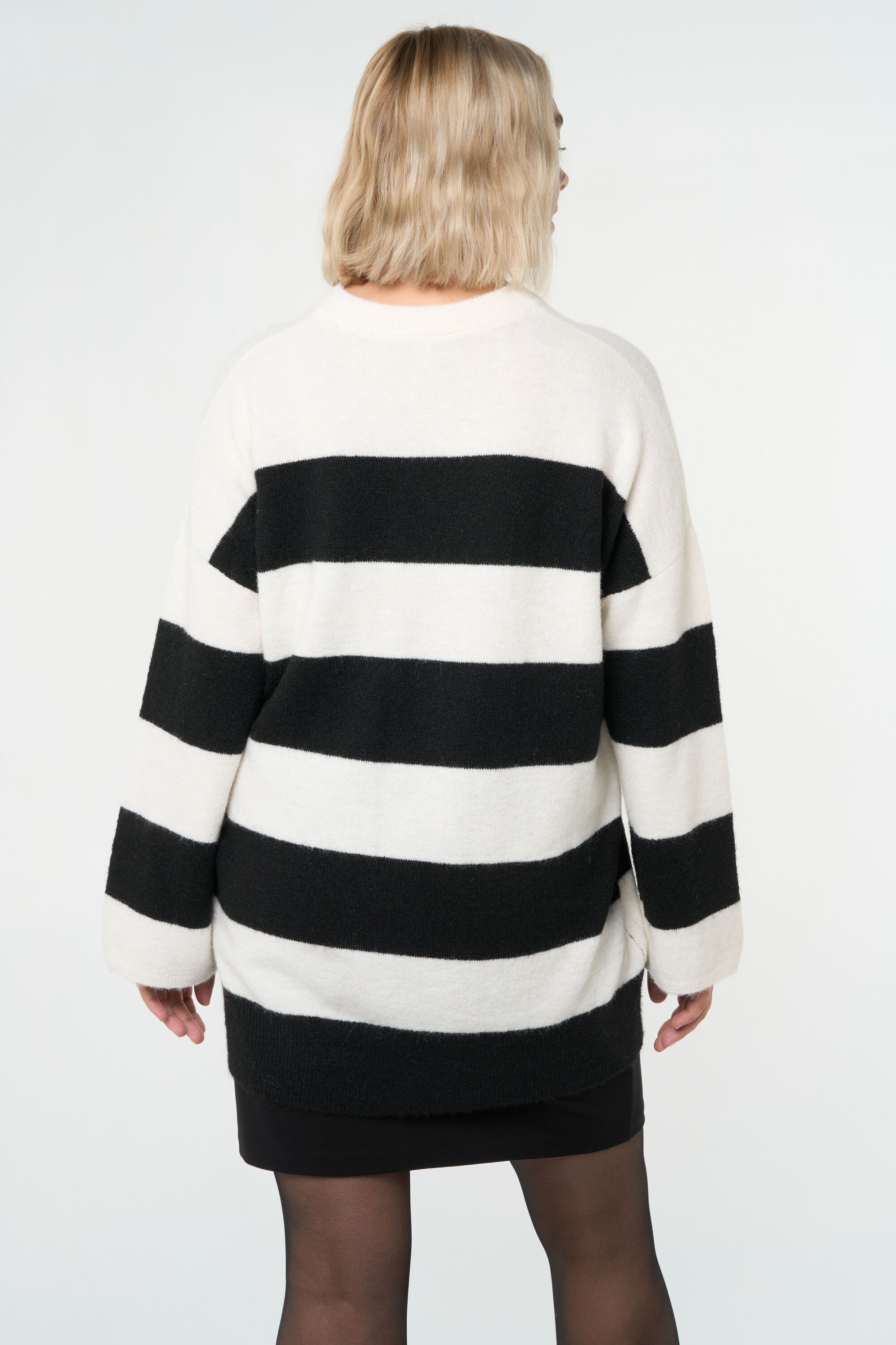 Su&eacute;ter de rayas  image number 4