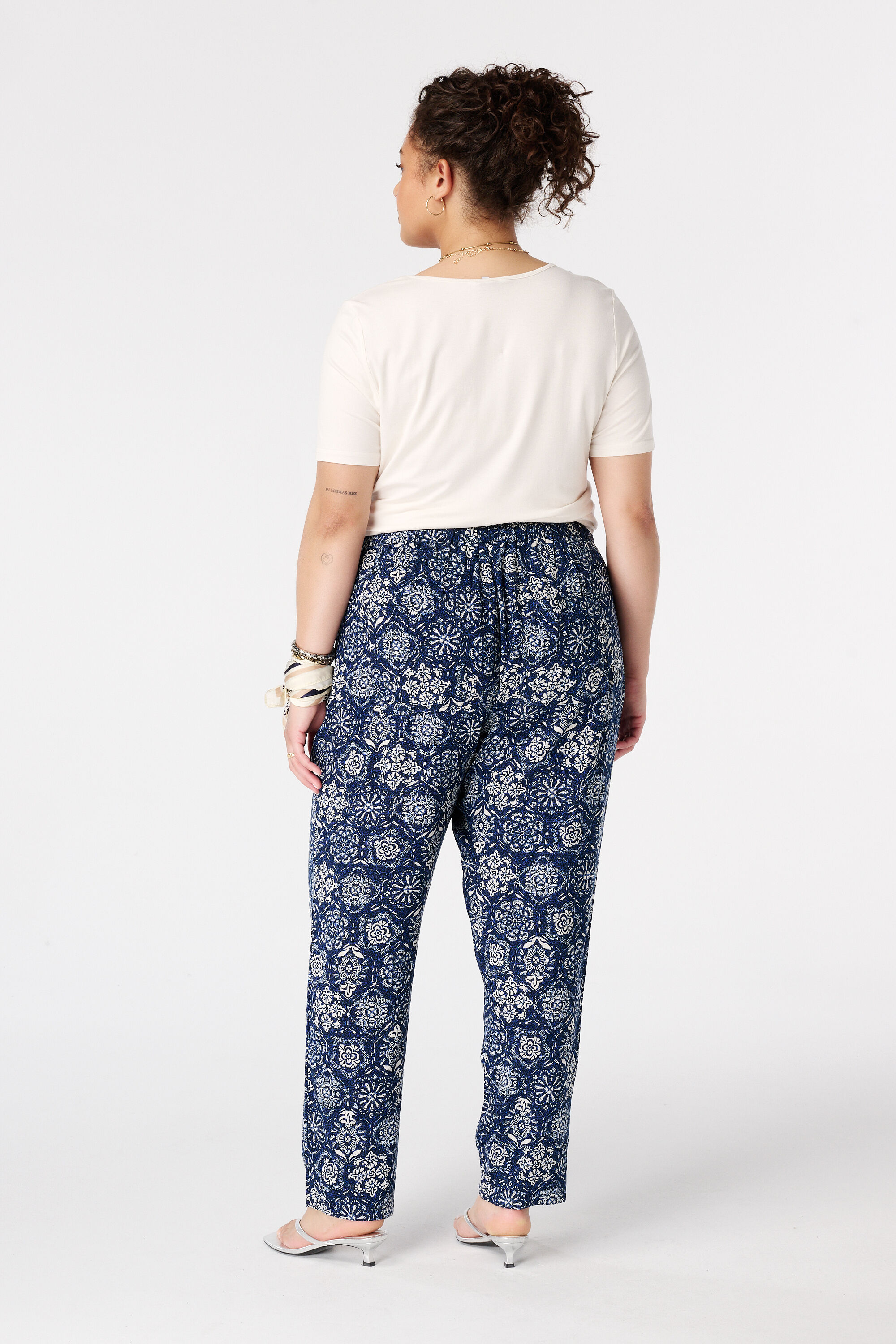 Pantal&oacute;n straight leg con estampado image number 3