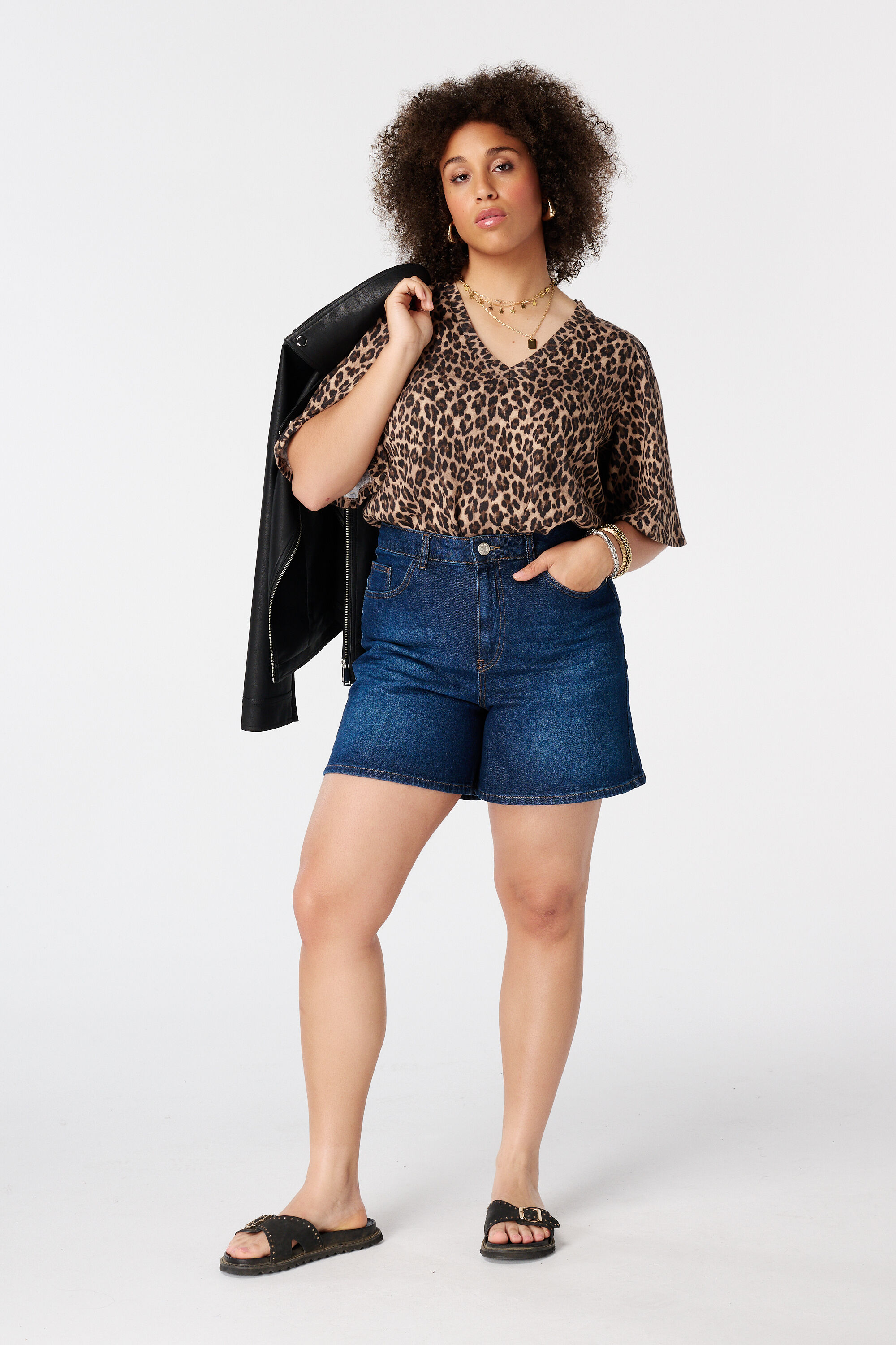 Camiseta con escote en V image number 5
