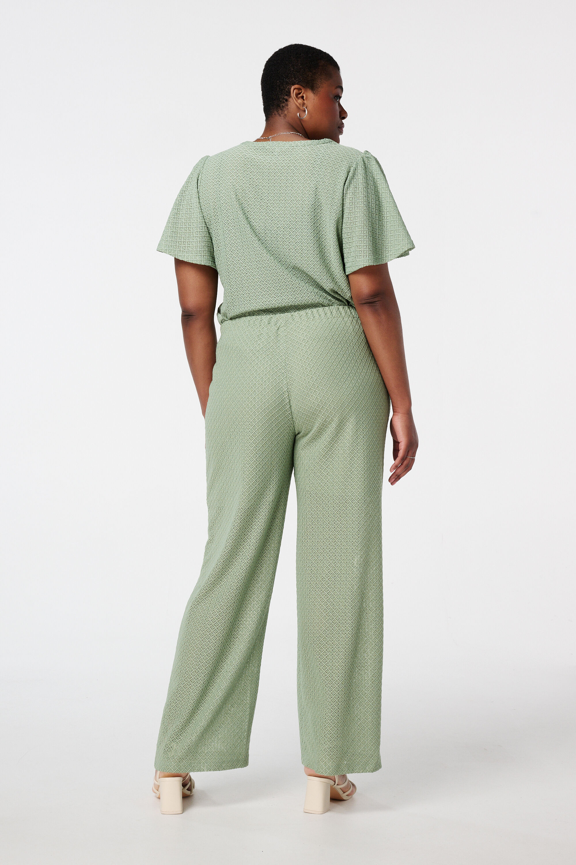 Pantal&oacute;n con estructura tejida image number 3